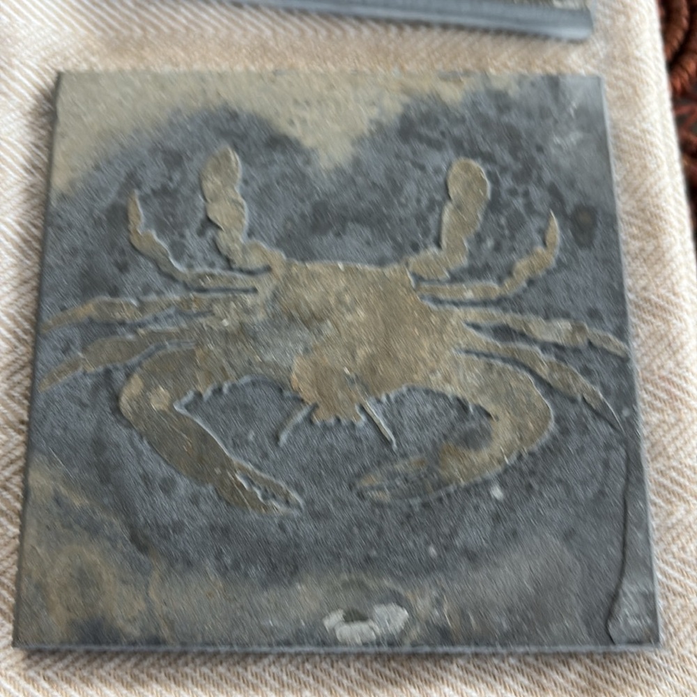 Crab Design Stone Coasters Set - Picture 5 of 6